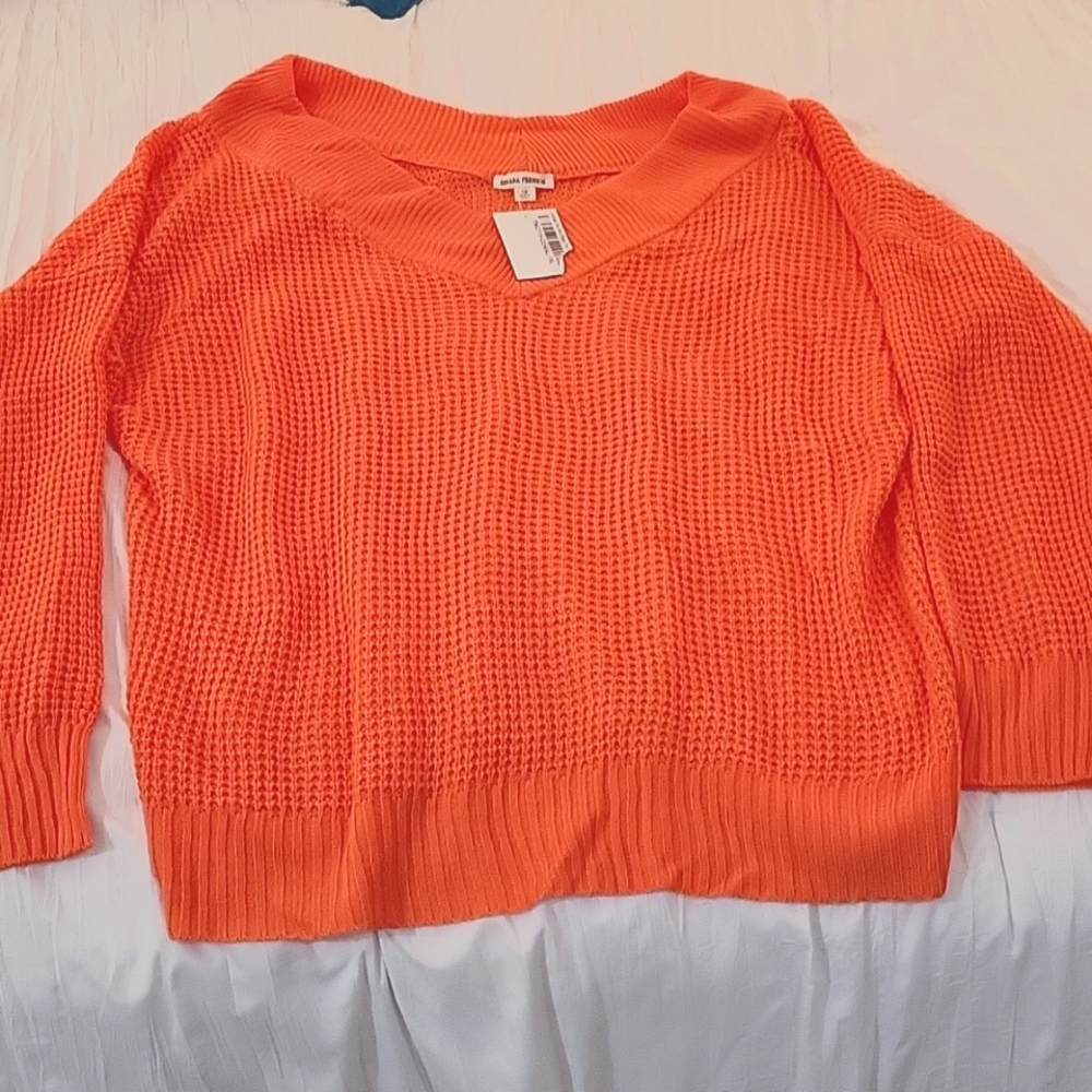 CORAL SWEATER - SIZE 1XL